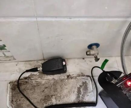 岳阳屋顶漏水维修公司分享下卫生间漏水的危害及解决方法